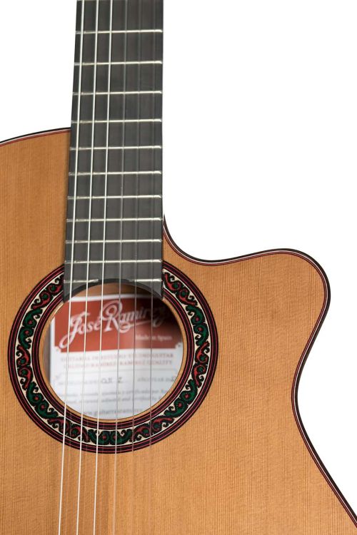 klassische-Gitarre-Ramirez-Modell-Cut-2-Cutaway-Ze_0002.jpg